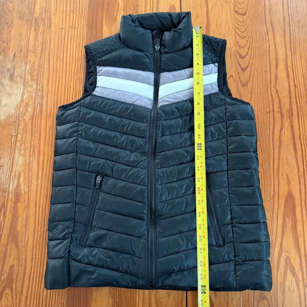 Fabletics Womens Puffer Vest Black Grey White Chevron Stripe Quilted Full Zip S